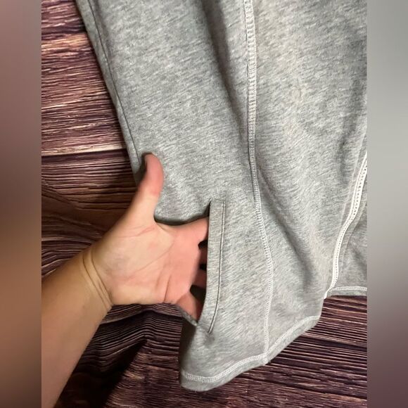 Quacker Factory “wear it with a smile” Gray Lightweight Vest - Picture 12 of 12